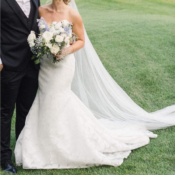 Anne barge Blue Willow mermaid wedding gown dress floral appliqué - Picture 6 of 13